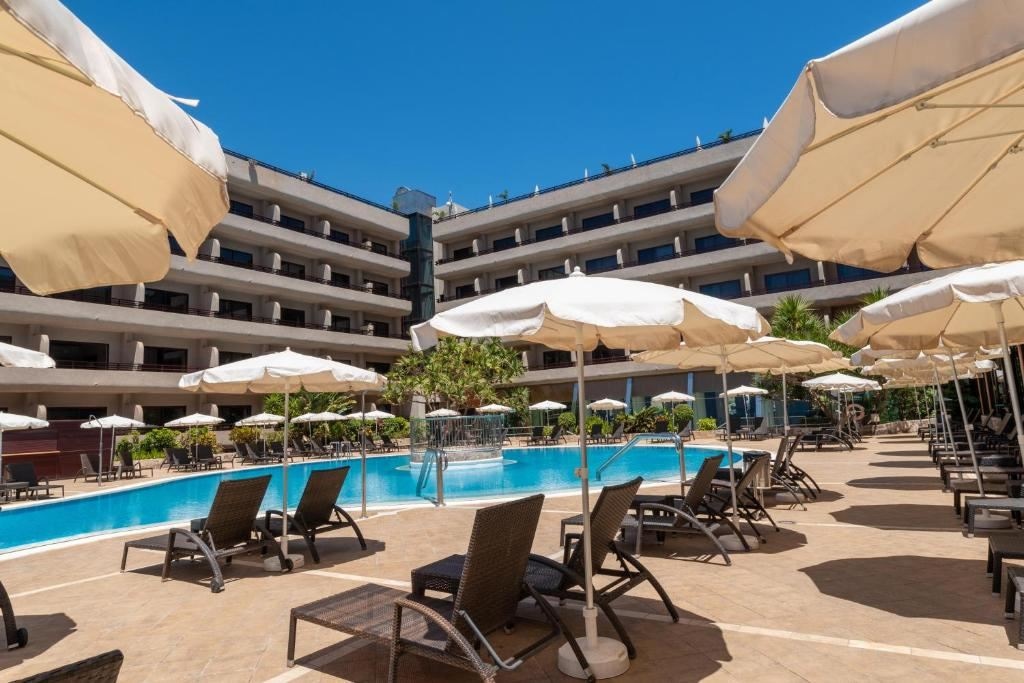 pools-outdoor-pool