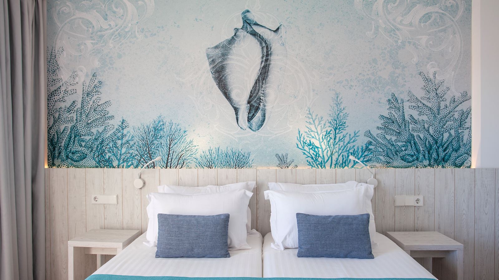 rooms-double-standard-single-use-balcony-or-terrace