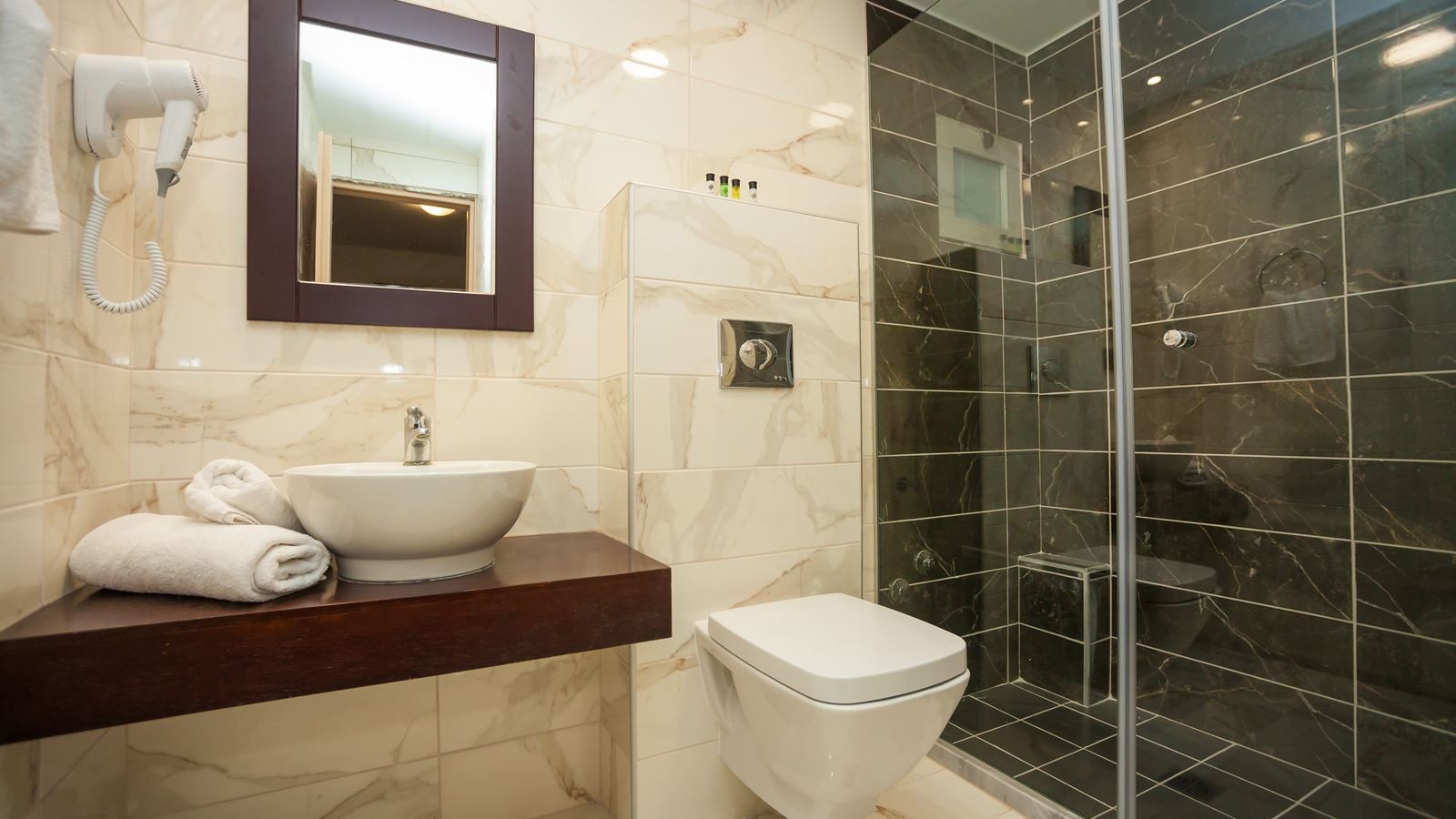 rooms-grand-two-bedroom-family-apartment