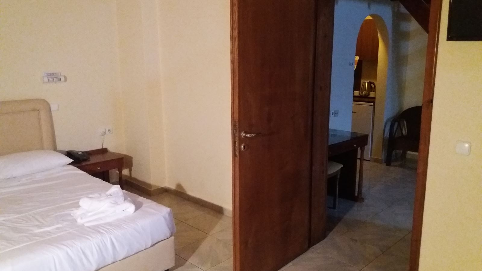 rooms-promo-family-room