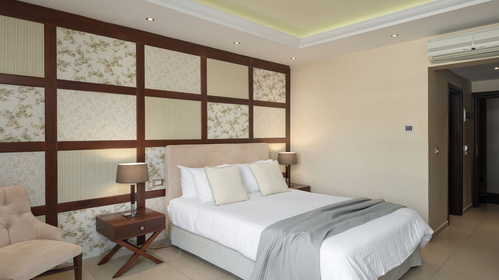 rooms-double-room-pool-view