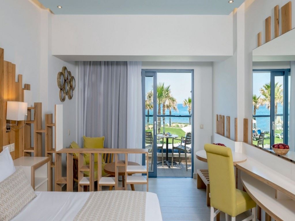 rooms-junior-suite-sea-front-first-floor