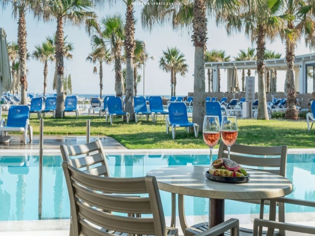 rooms-suite-sea-view-open-plan-sharing-pool