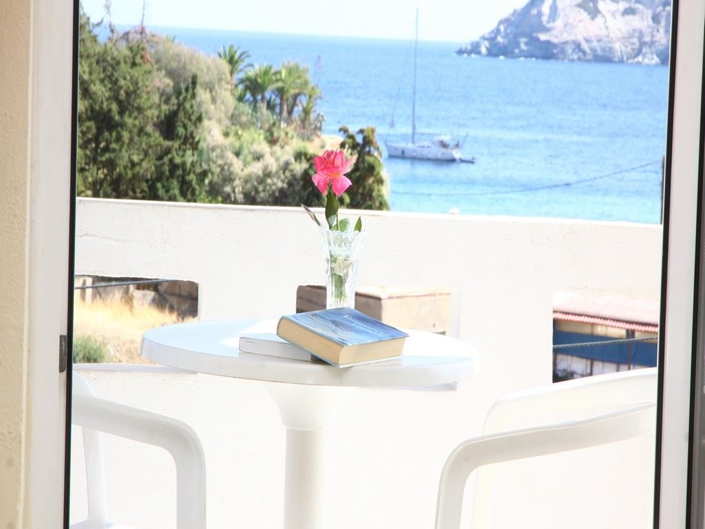 rooms-sea-view-room