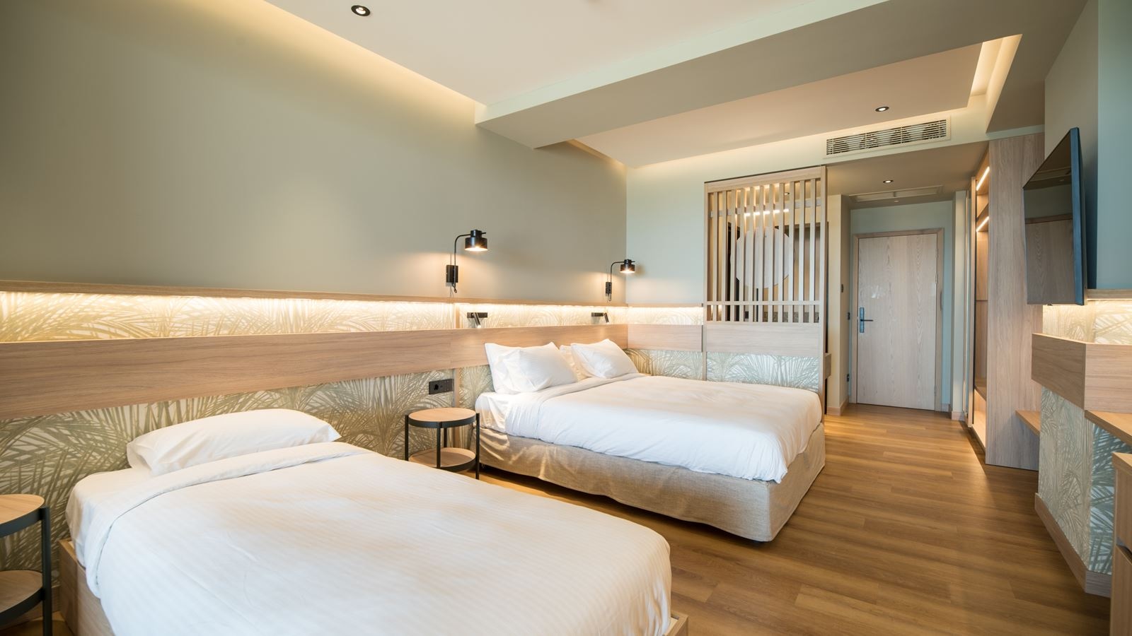 rooms-petite-suite-sea-view-outdoor-hot-tub