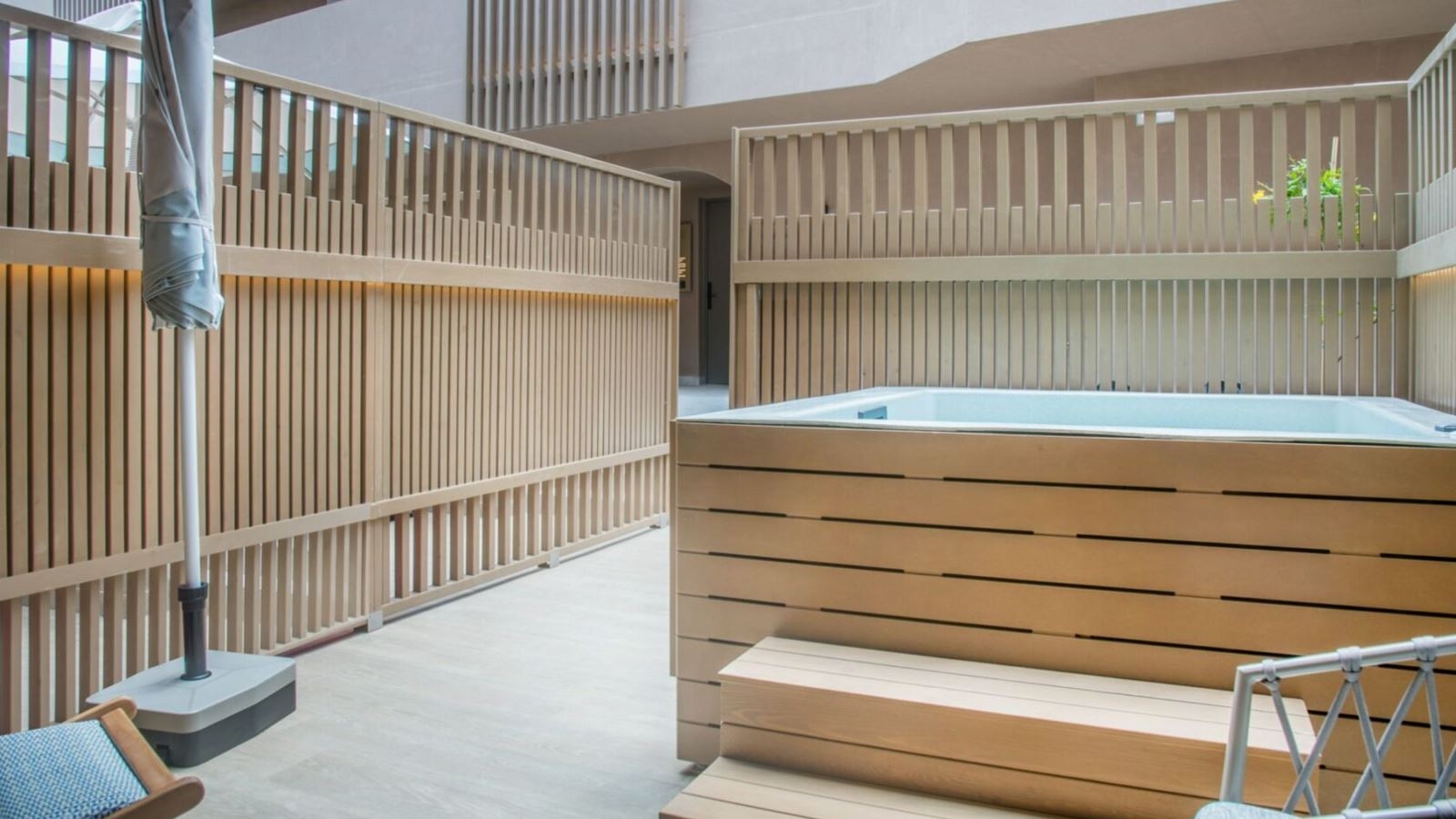 rooms-classic-double-room-garden-view-with-outdoor-hot-tub