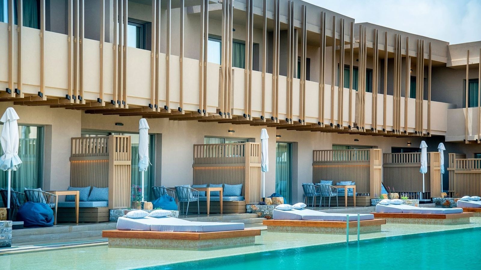 rooms-classic-double-room-garden-view-with-pool-access