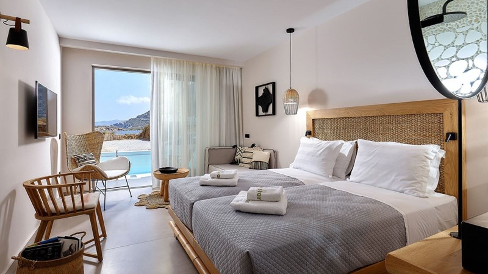 rooms-junior-suite-garden-or-side-sea-view-with-sharing-pool