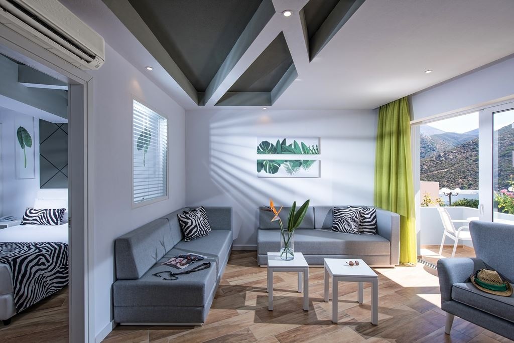 rooms-family-superior-2-bedrooms-balcony-or-terrace