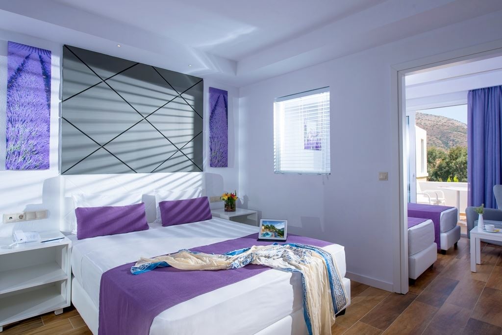 rooms-family-superior-2-bedrooms-balcony-or-terrace