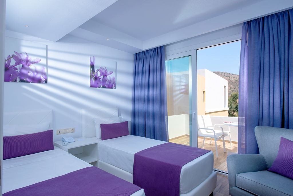 rooms-family-superior-2-bedrooms-balcony-or-terrace