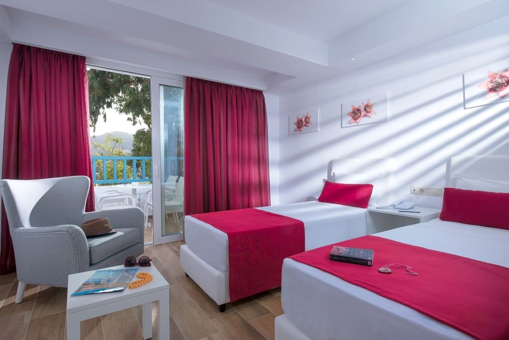 rooms-family-superior-2-bedrooms-balcony-or-terrace