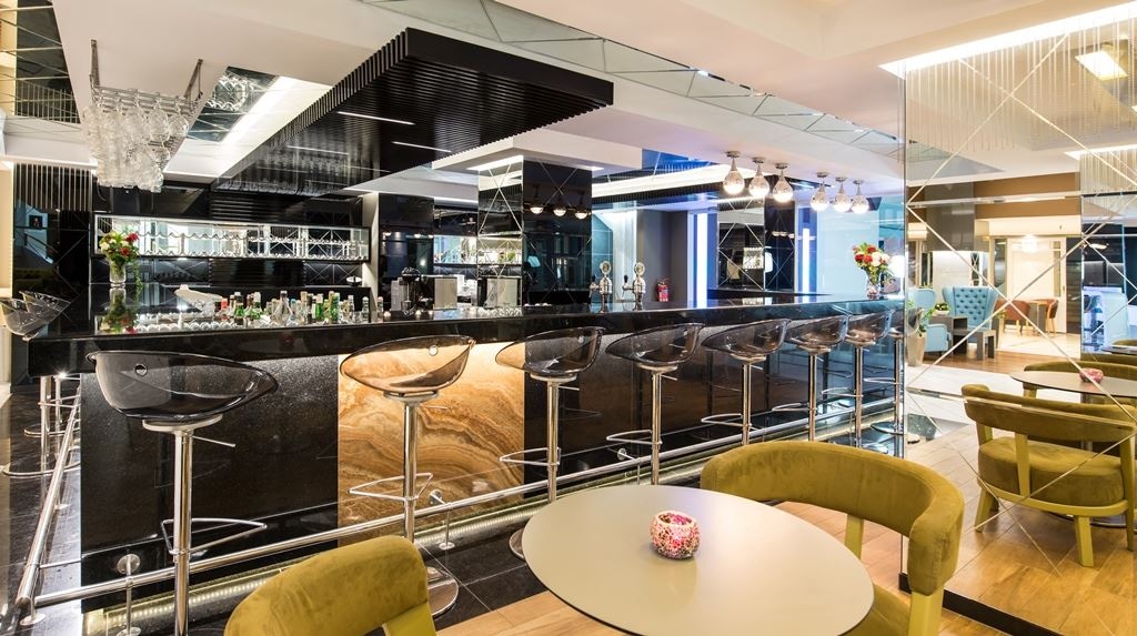 bars-main-bar-breeze