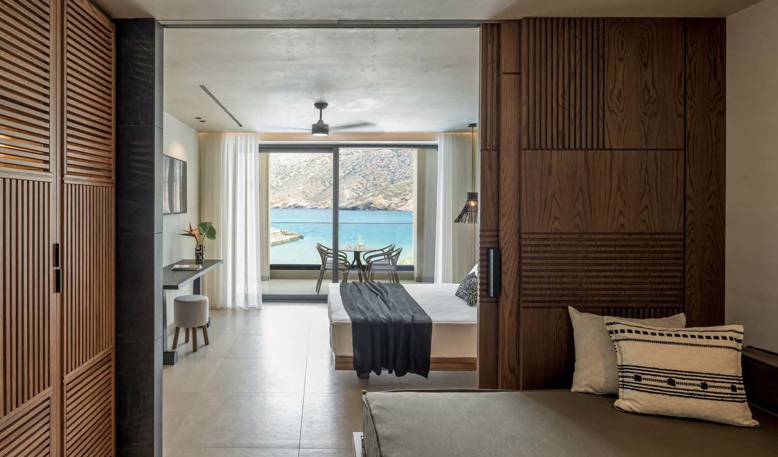 rooms-room-family-seafront-balcony-or-terrace