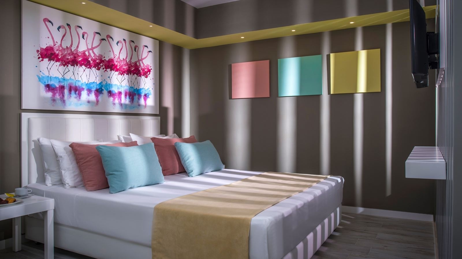 rooms-room-deluxe-gardenview-balcony