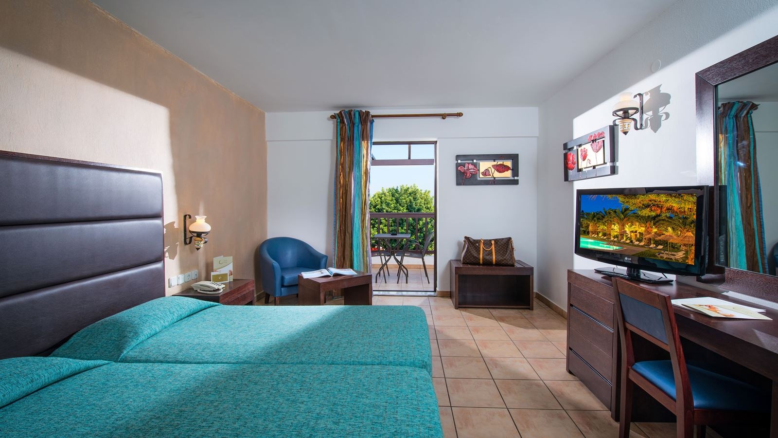 rooms-room-double-sideseaview-balcony-or-terrace