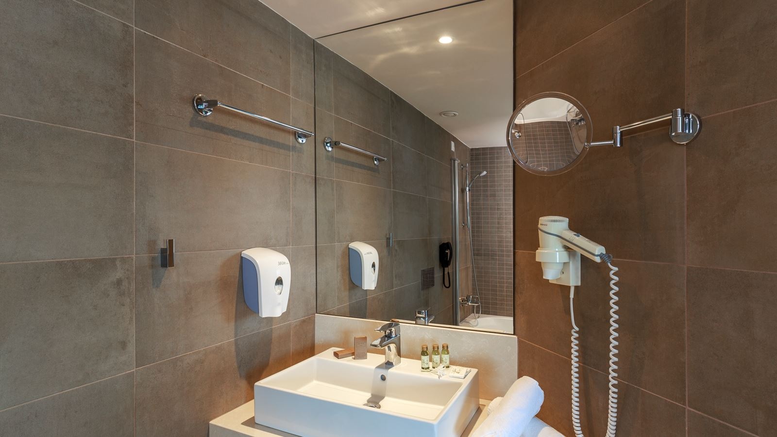 rooms-executive-suite