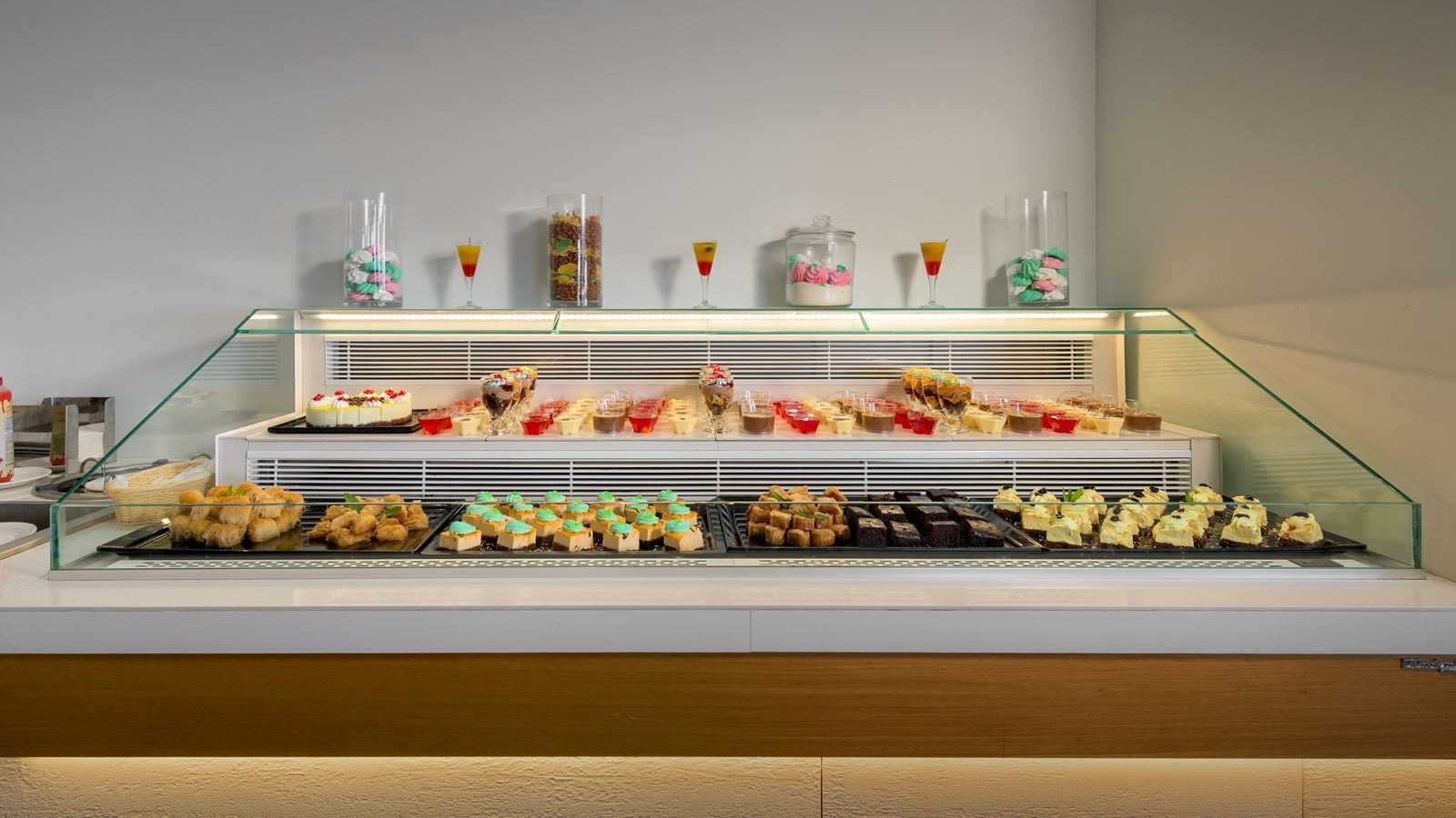 restaurants-restaurant