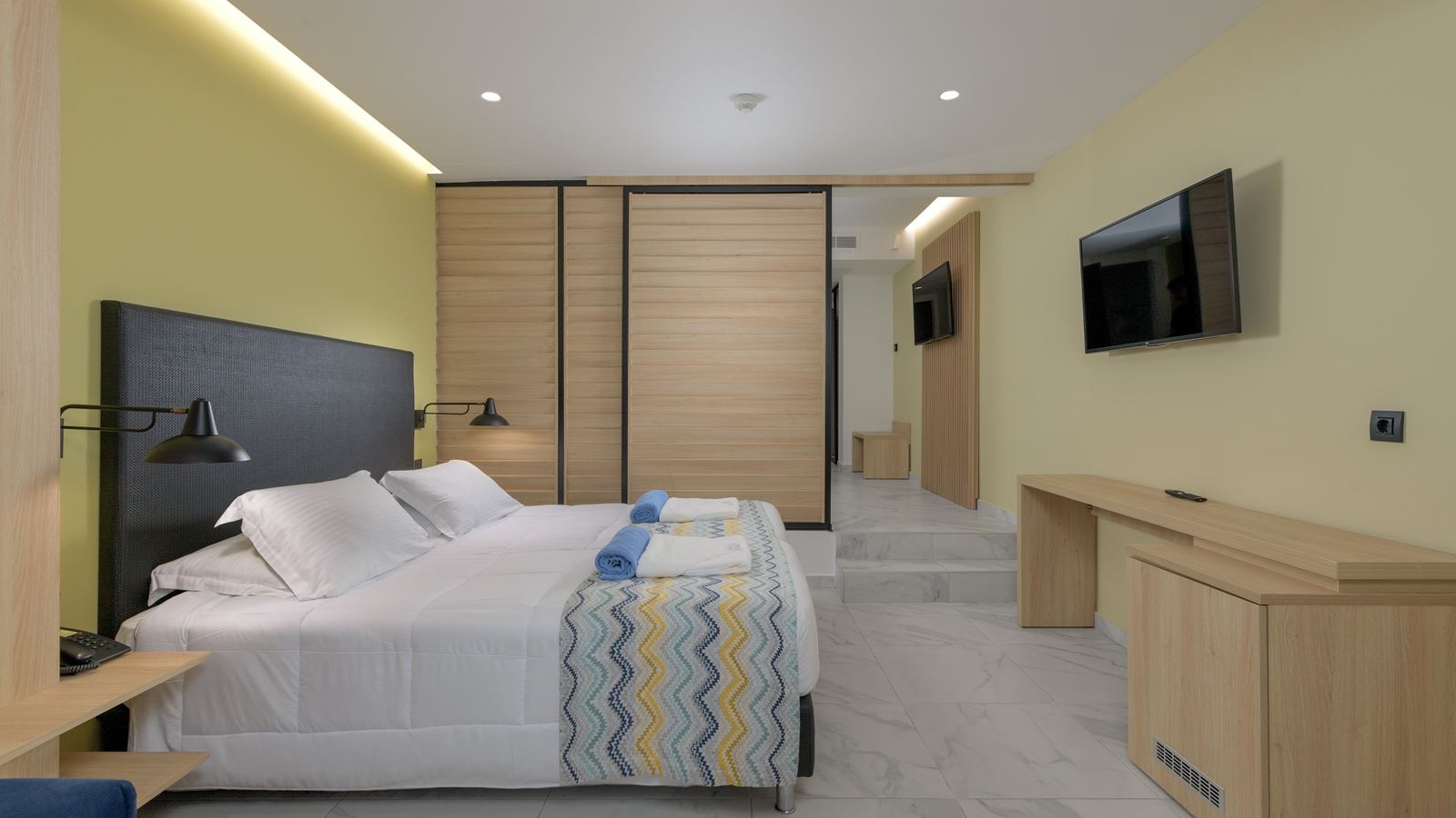 rooms-family-superior-garden-view-balcony-or-terrace