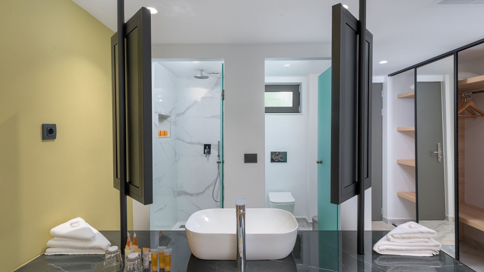 rooms-family-superior-garden-view-balcony-or-terrace