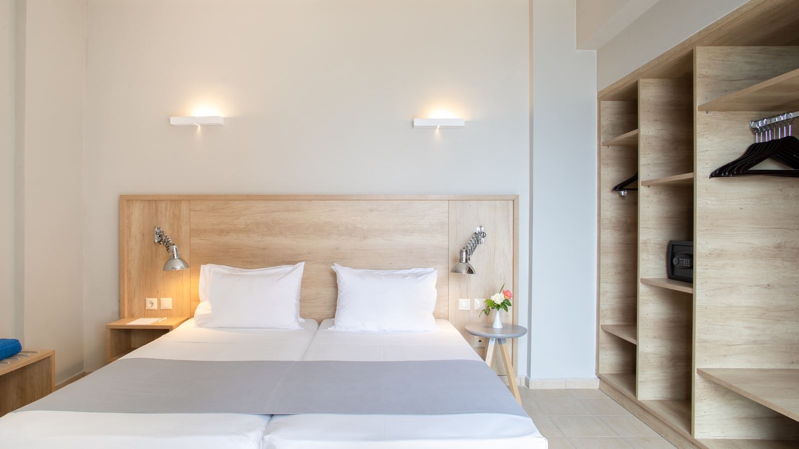 rooms-family-two-rooms-annex-building