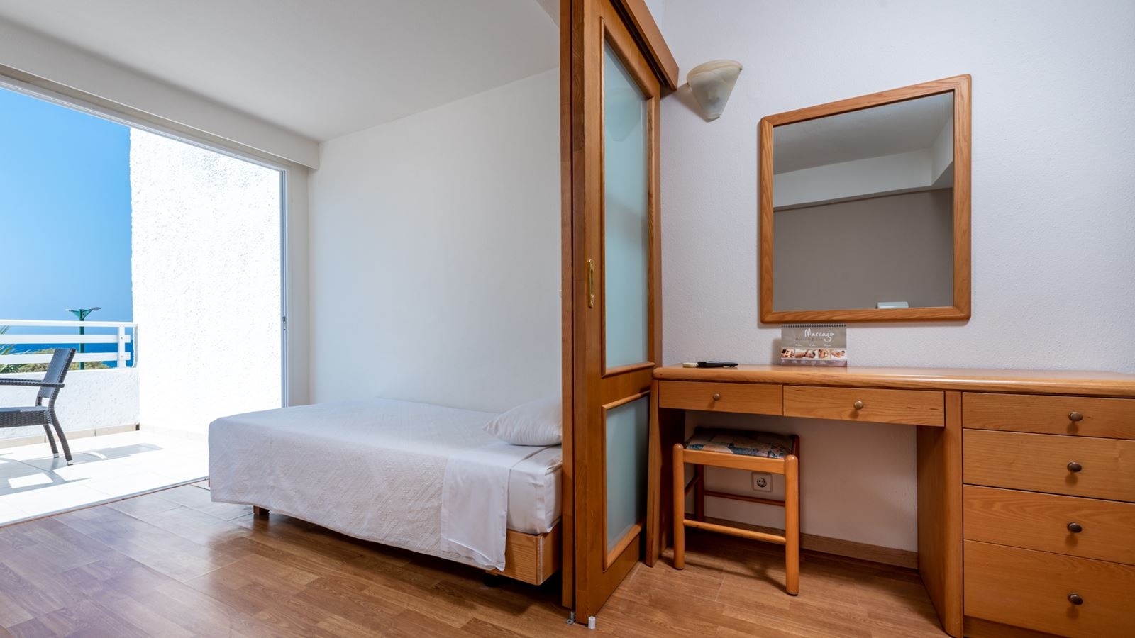 rooms-family-1bedroom-sea-view