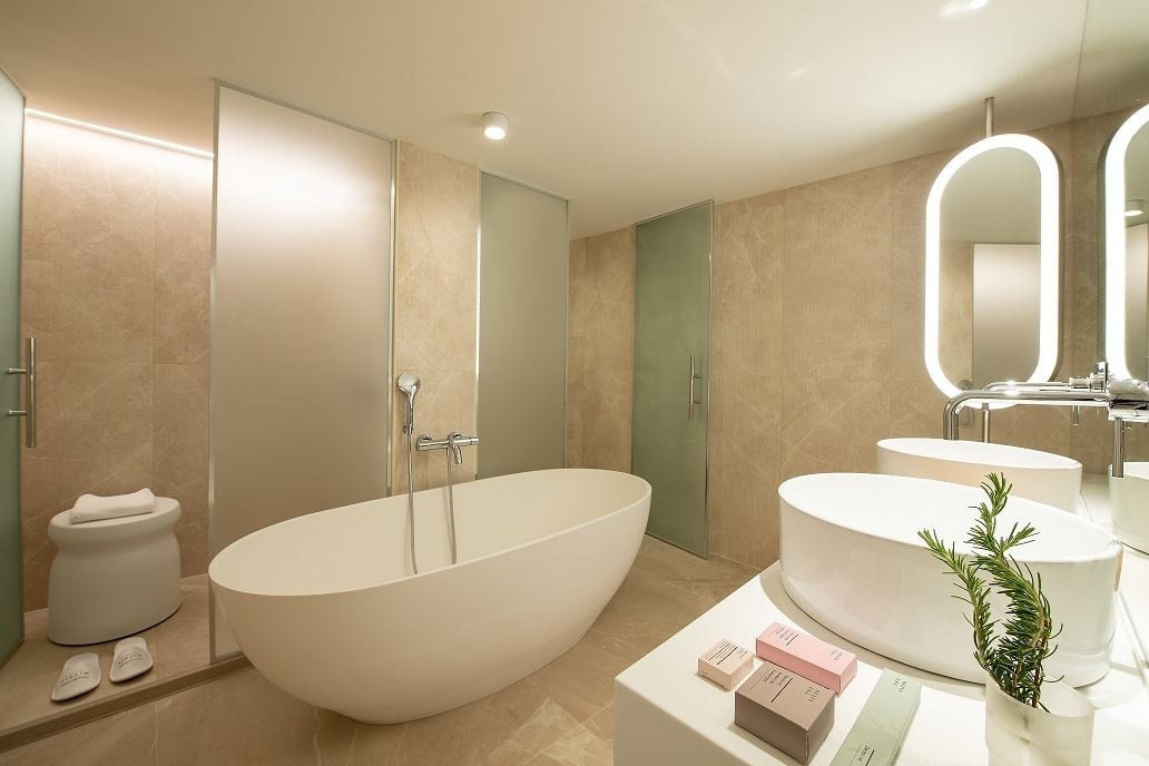 rooms-suite-swim-up-private-pool