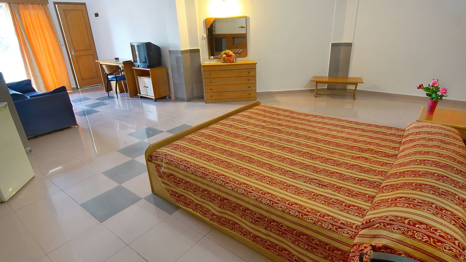 rooms-honeymoon-suite