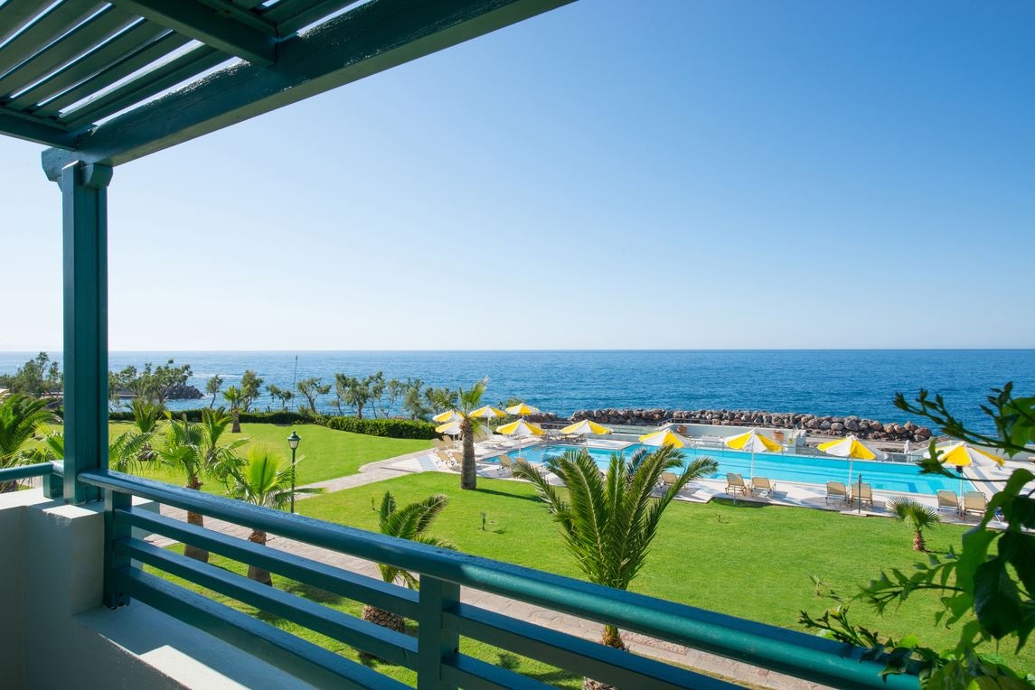 rooms-bungalow-front-sea-view