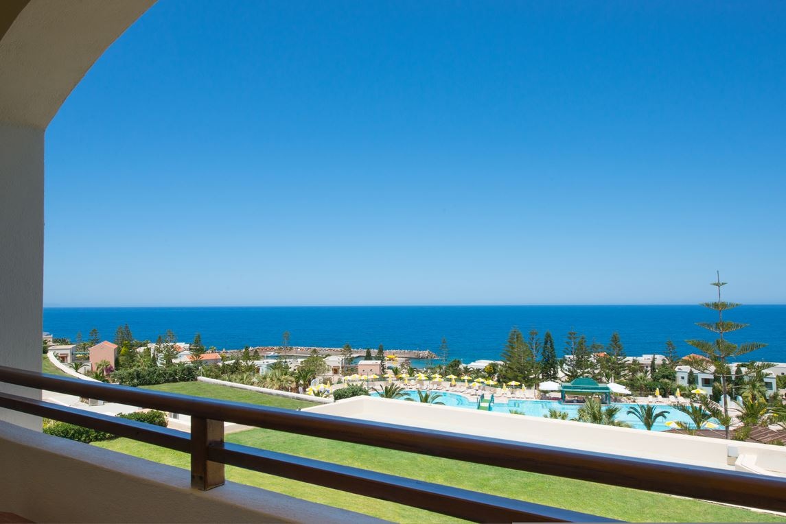 rooms-room-double-premium-seaview