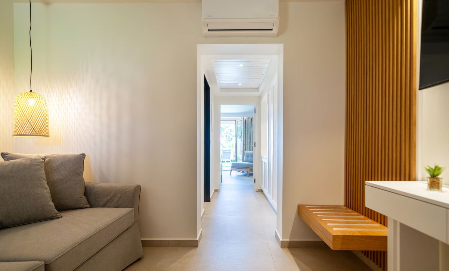 rooms-family-bungalow-gardenview