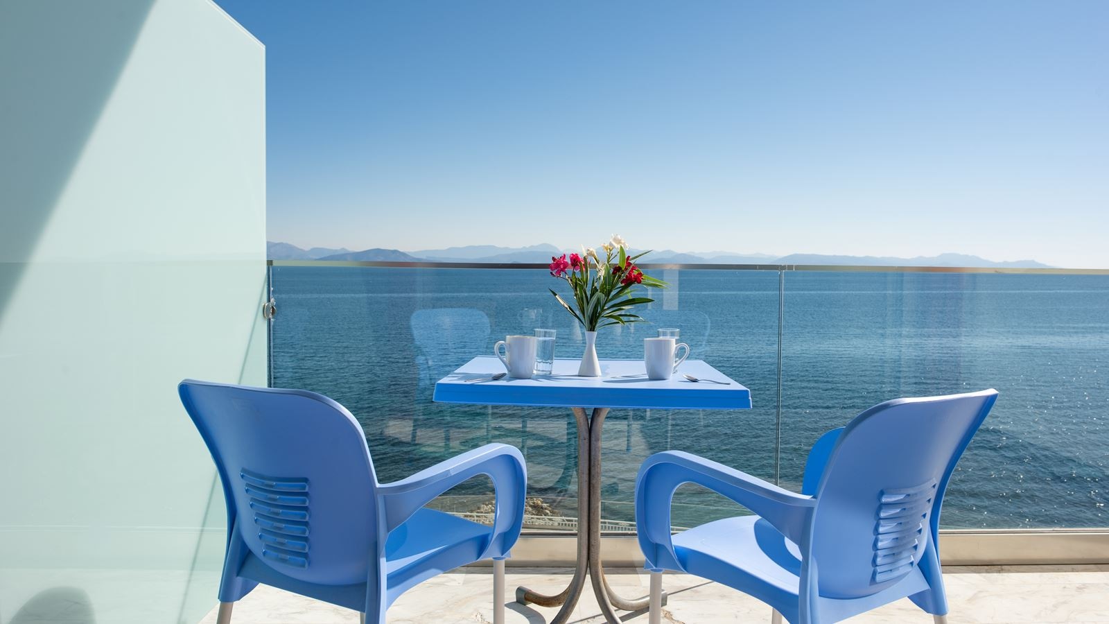rooms-roon-double-seaview