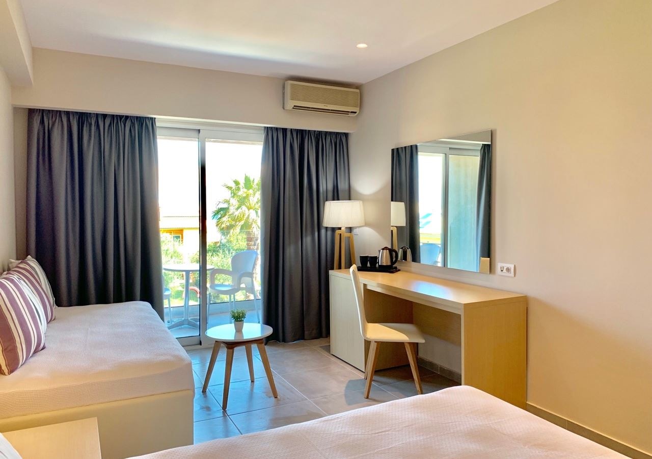 rooms-family-room-balcony-or-terrace