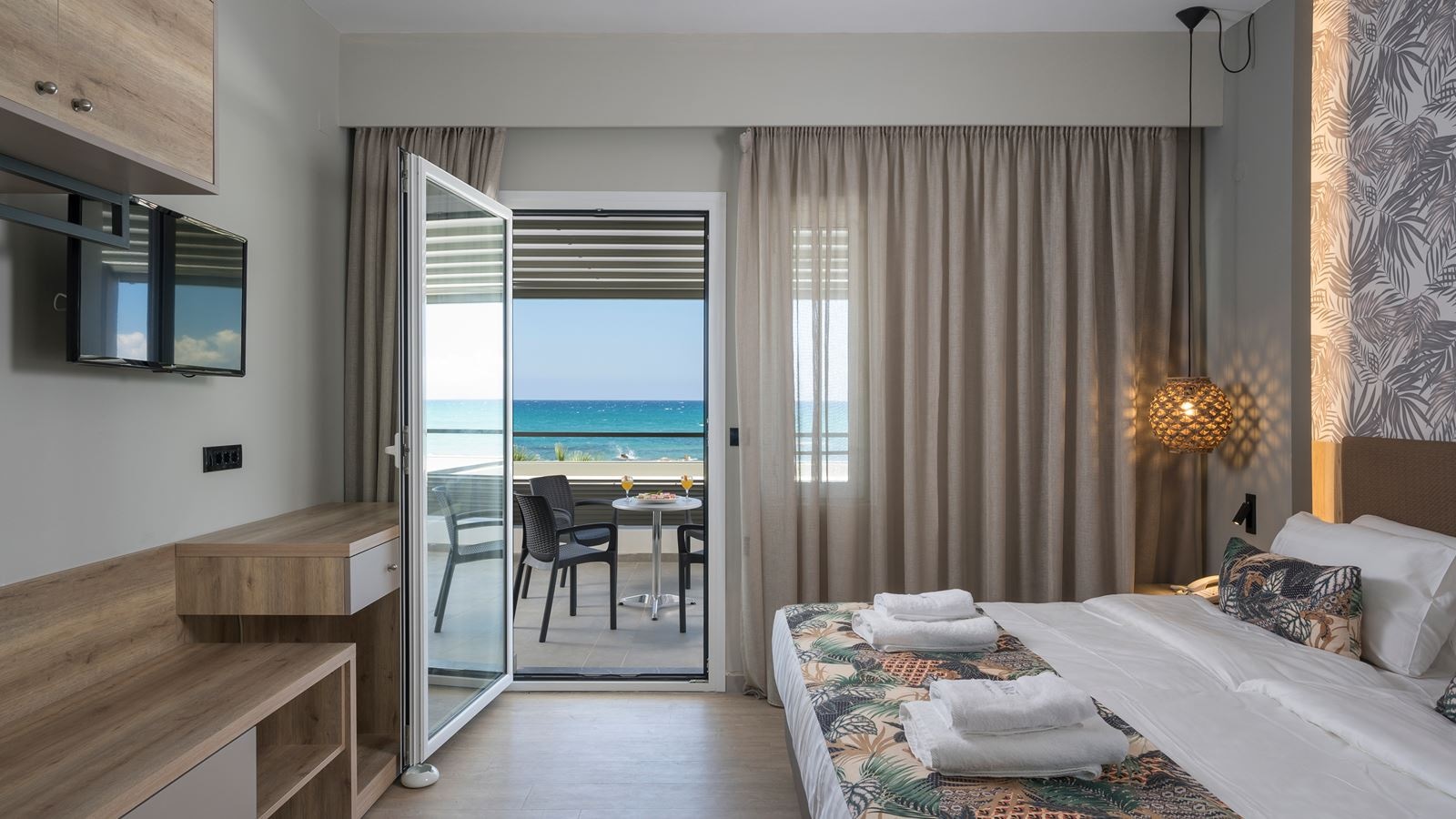 rooms-double--room--sea-view-balcony-or-terrace