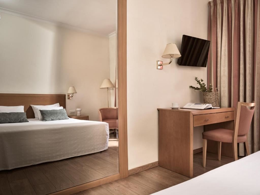 rooms-superior-room-for-single-use-city-view-with-balcony