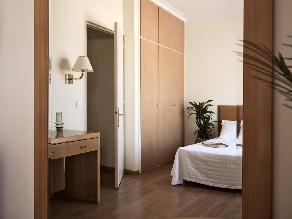 rooms-family-2-bedrooms-suite-city-view-balcony-or-terrace