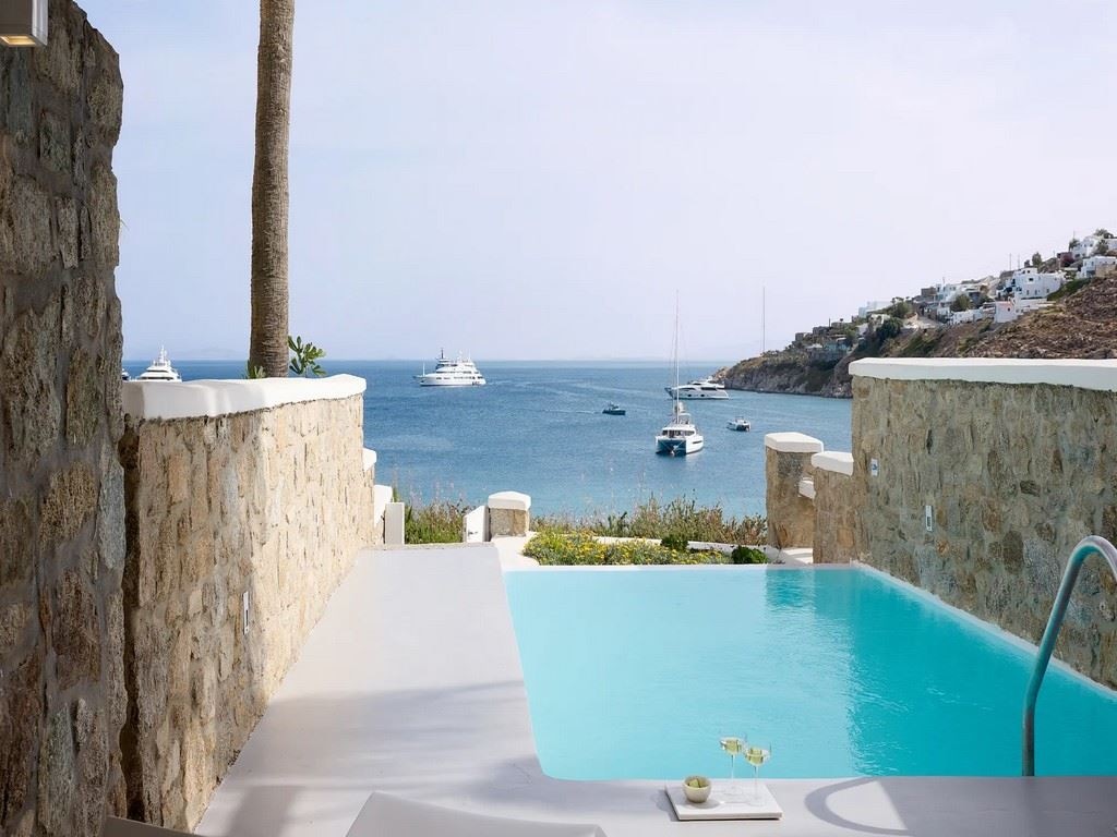 rooms-open-plan-suite-with--privatepool