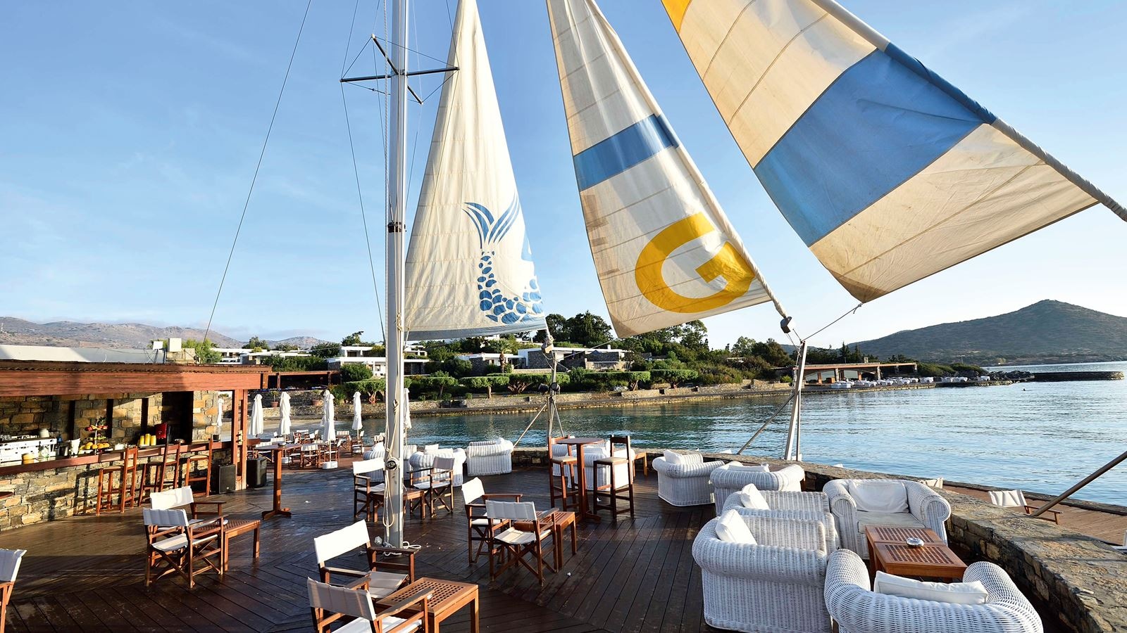 bars-sailin-bar