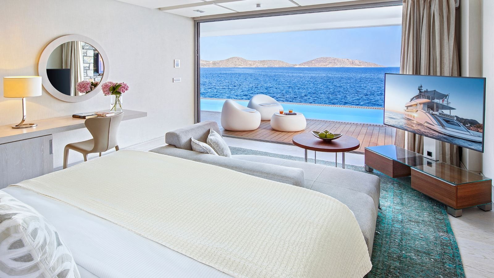 rooms-premium-waterfront-junior-suite-with-private-pool