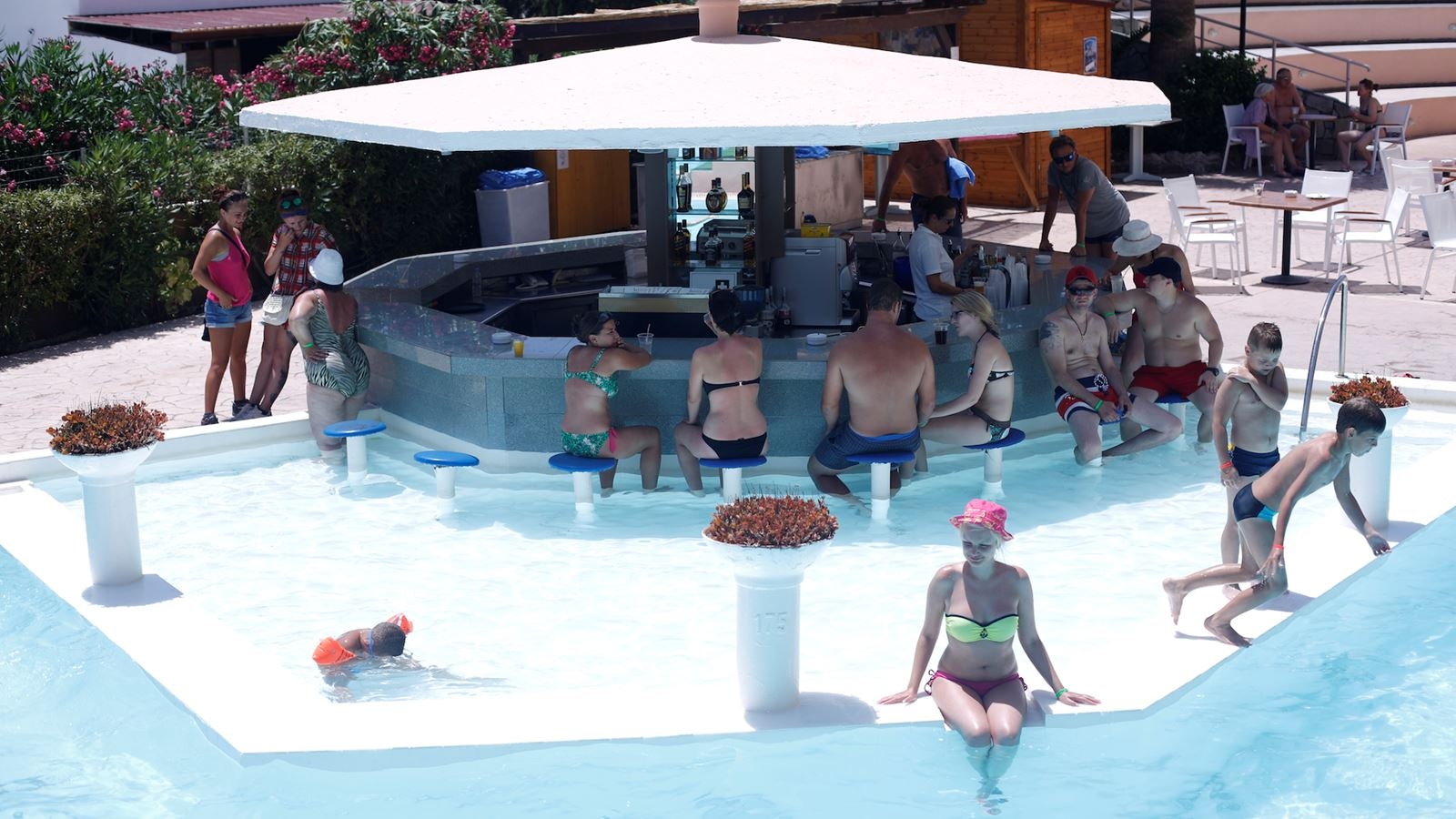 bars-poseidon-pool-bar