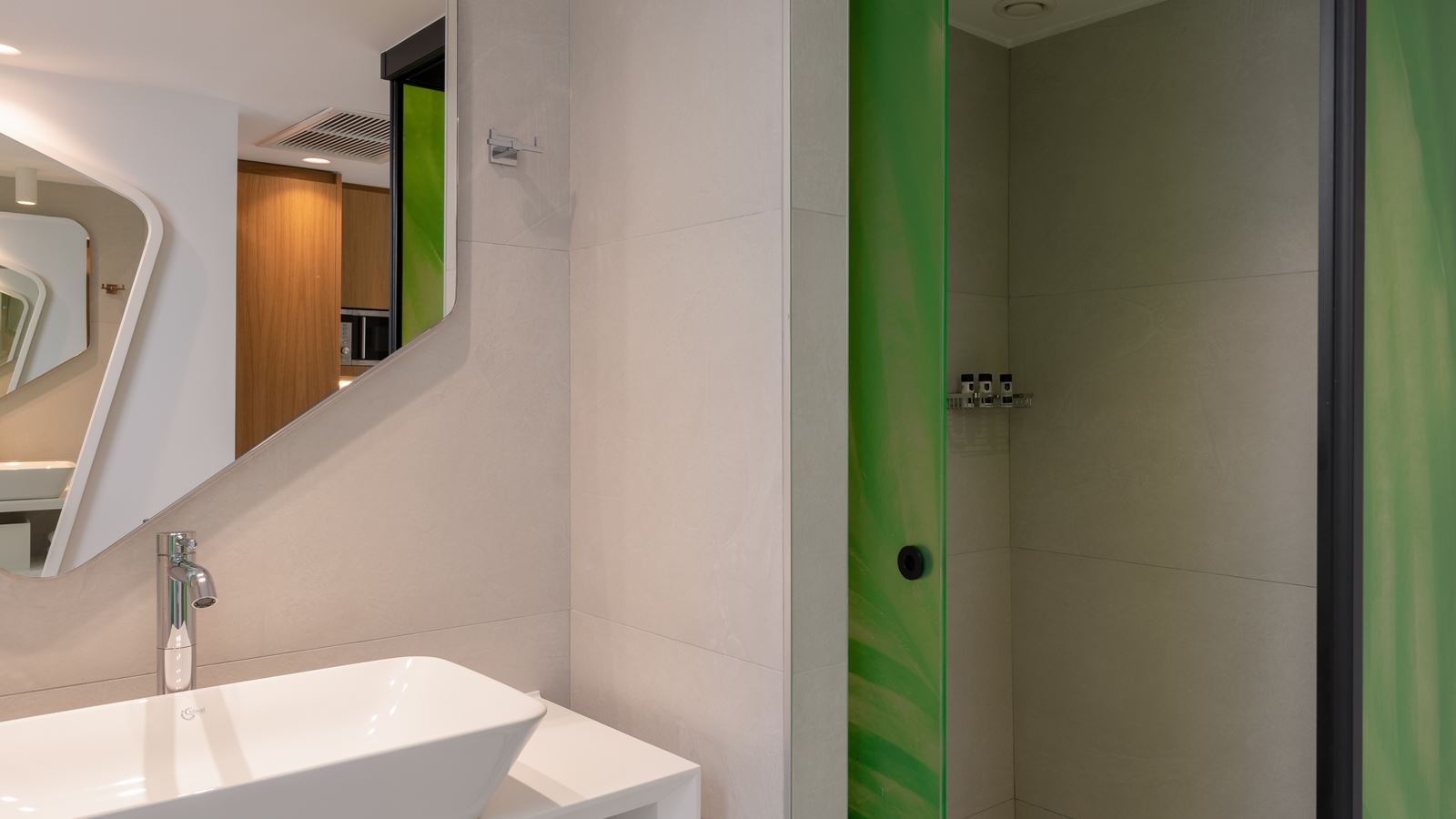 rooms-family-4bedded-room-with-sea-view