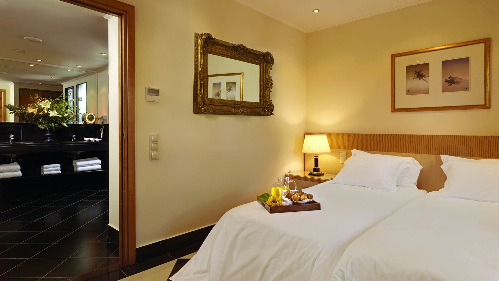rooms-family-standard-1-bedroom-suite-sea-view