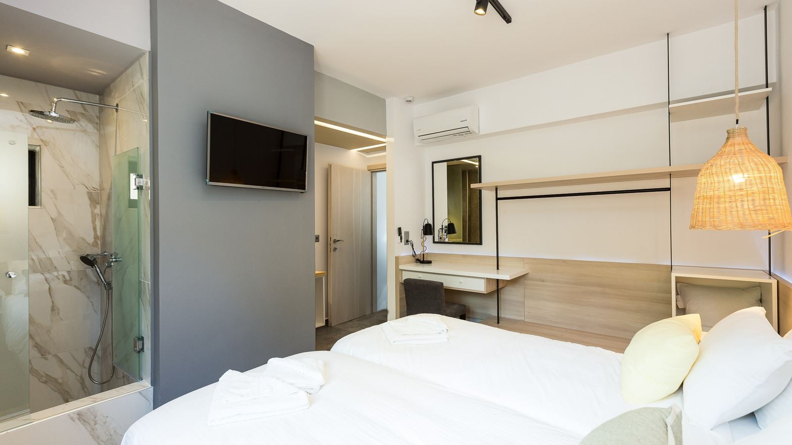 rooms-suite-2-bedrooms-balcony