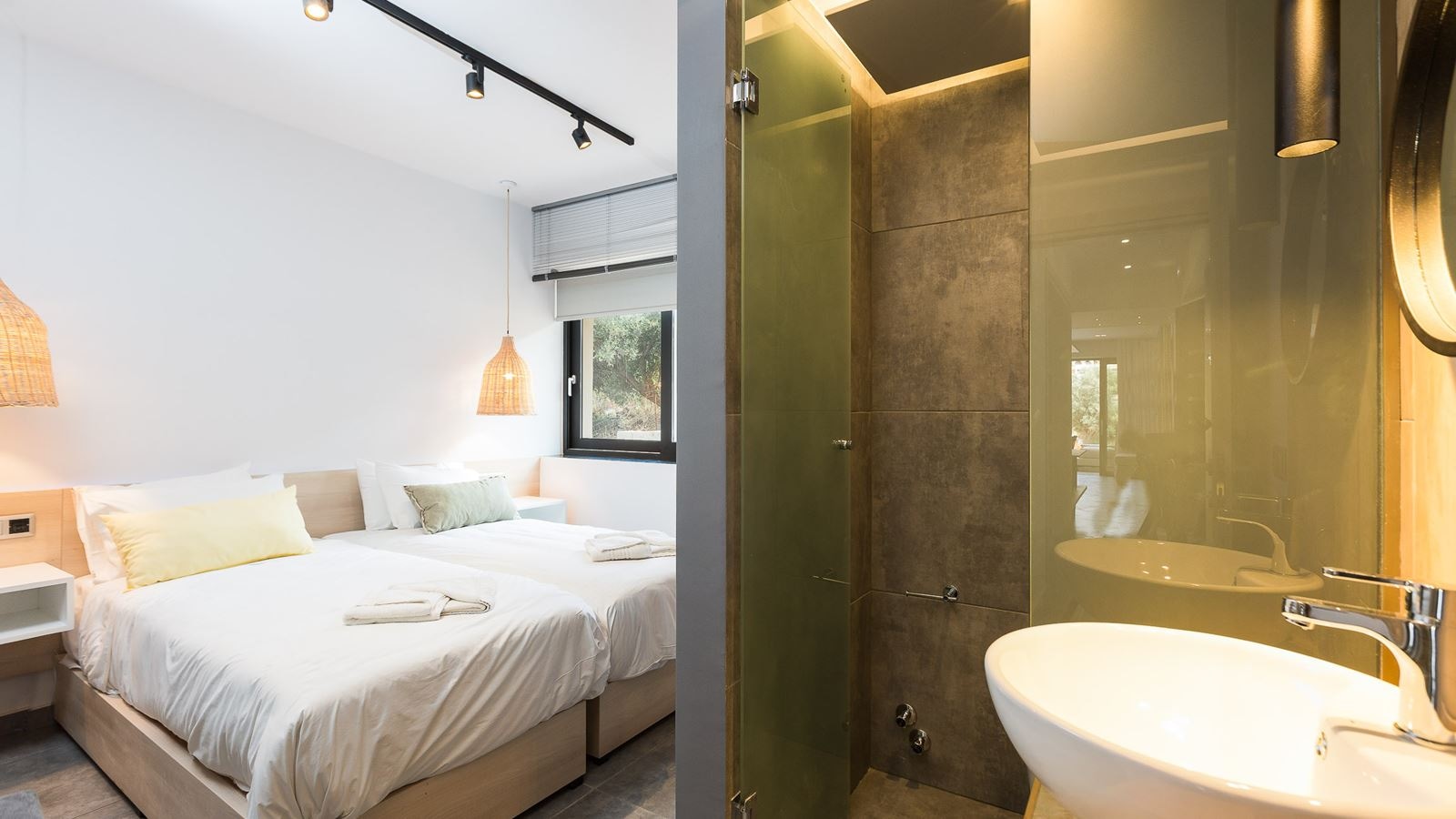 rooms-suite-2-bedrooms-swimup