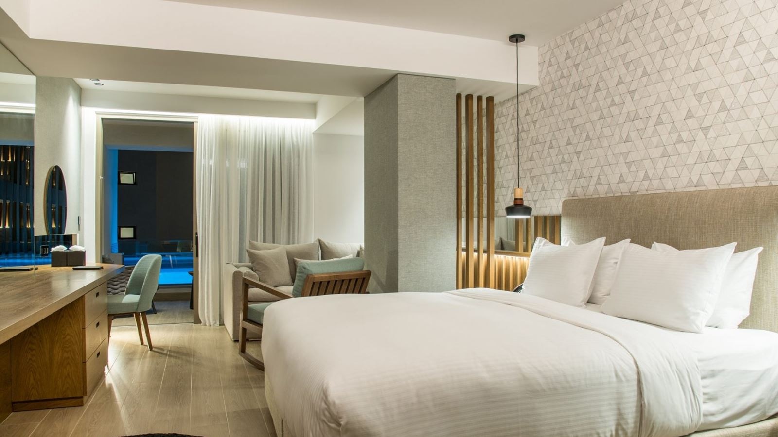 rooms-azure-junior-suite-plunge-pool-internal-view