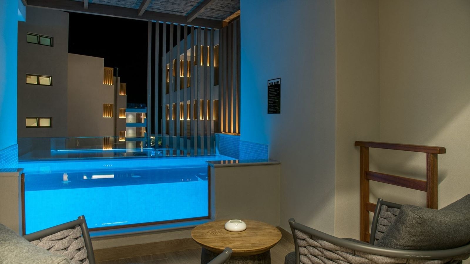 rooms-azure-junior-suite-plunge-pool-internal-view