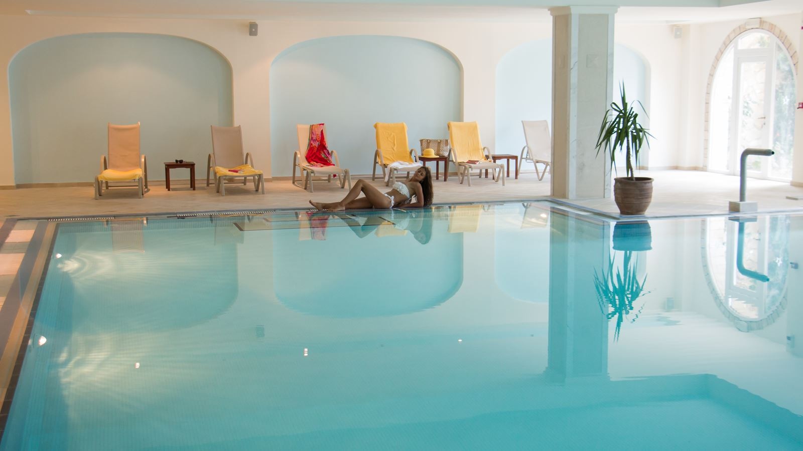 pools-indoor-pool