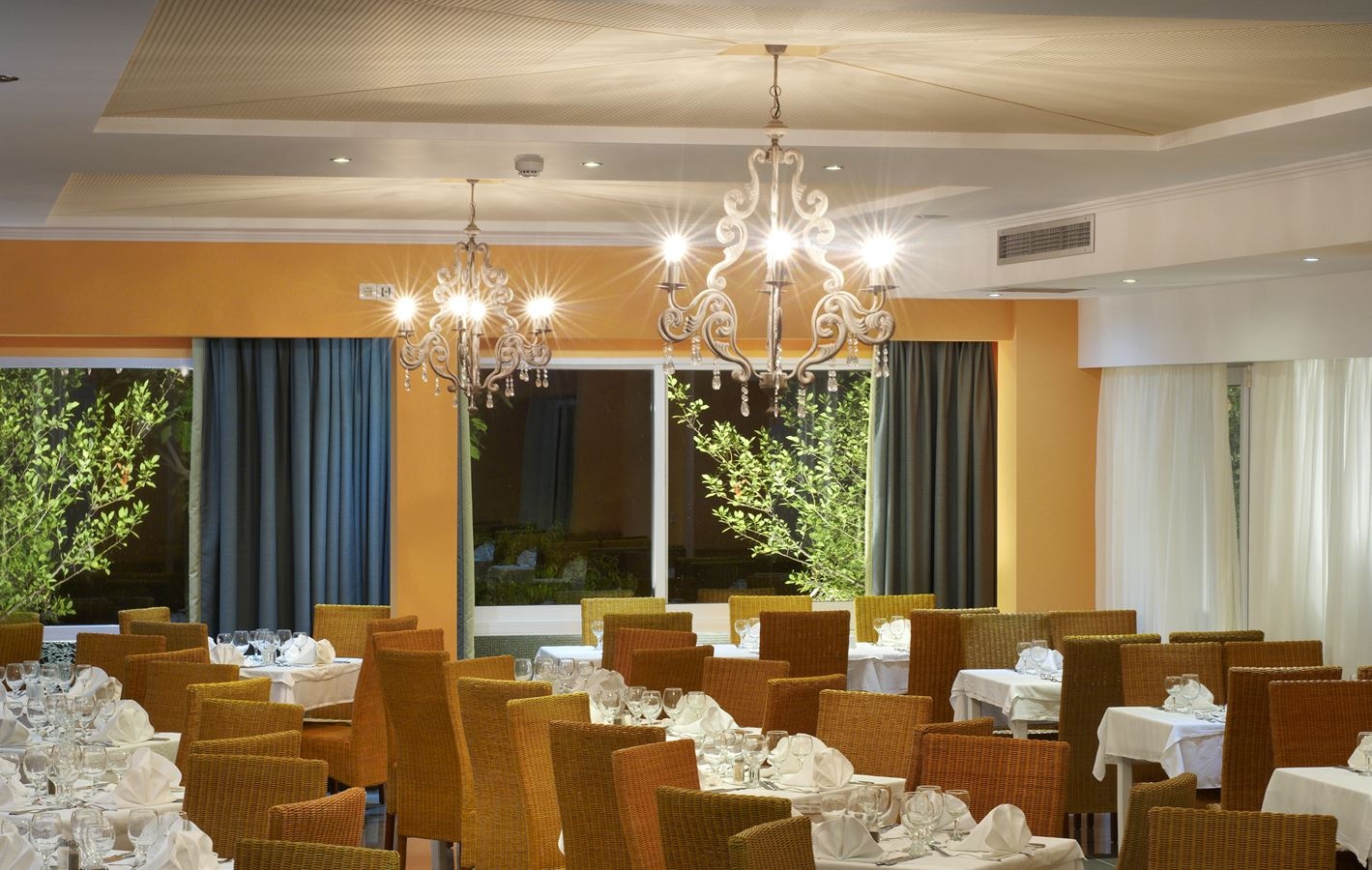 restaurants-main-restaurant