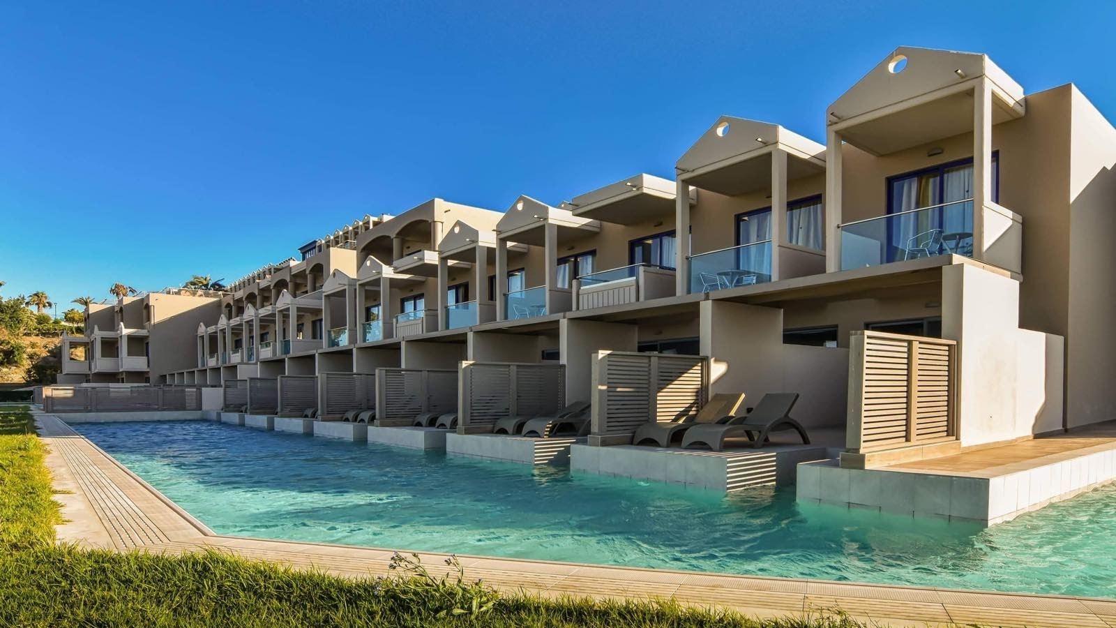 rooms-double-deluxe-swimup-sea-view