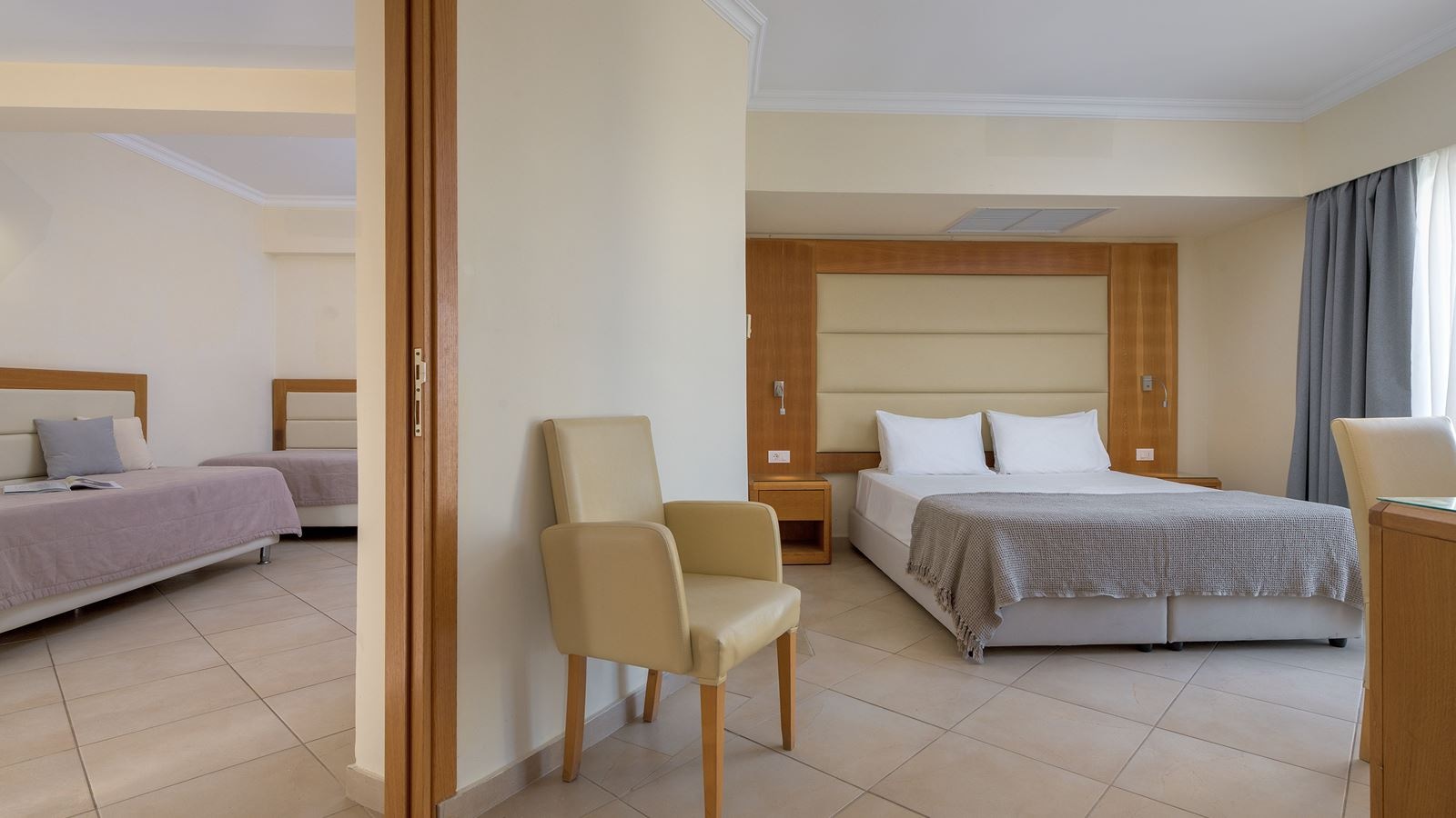 rooms-family-suite-garden-view